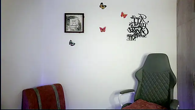 Nala j8 online show from April 15, 2026, 7:58 pm