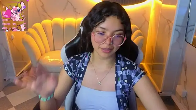 victoria castillo b online show from March 2, 2026, 7:54 pm