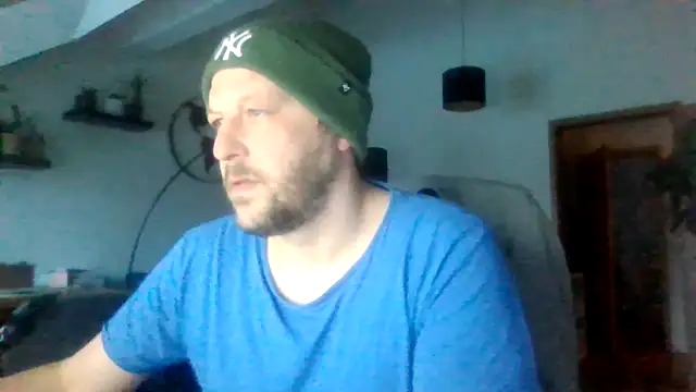 Snapshot of BennyLommy chatting on February 9, 2026, 3:38 pm BennyLommy online show from February 9, 2026, 3:38 pm