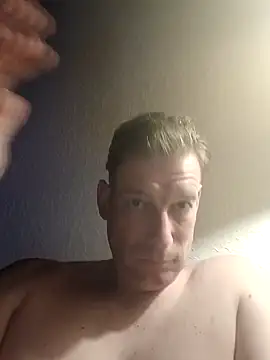 Snapshot of MArciQuarky chatting on March 12, 2025, 11:33 pm MArciQuarky online show from March 12, 2025, 11:33 pm