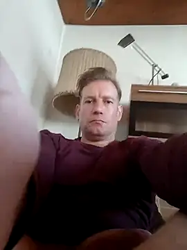 Snapshot of MArciQuarky chatting on March 22, 2025, 8:18 am MArciQuarky online show from March 22, 2025, 8:18 am