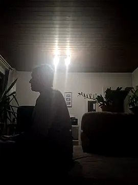 Snapshot of MArciQuarky chatting on October 29, 2025, 8:43 pm MArciQuarky online show from October 29, 2025, 8:43 pm