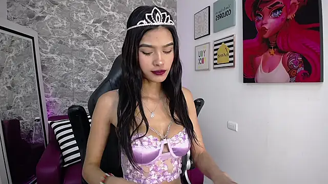 bonnie-love online show from September 23, 2025, 1:36 pm