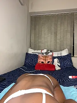 Snapshot of Kinkyy_ chatting on October 15, 2025, 8:31 pm Kinkyy  online show from October 15, 2025, 8:31 pm