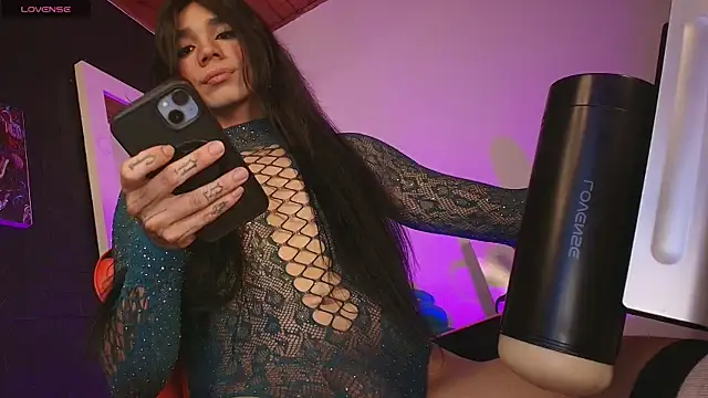 Snapshot of charlotte_cruzx chatting on June 8, 2026, 6:14 am charlotte cruzx online show from June 8, 2026, 6:14 am