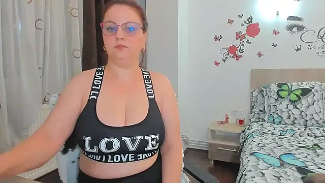 Snapshot of Adelamilfsex chatting on October 6, 2025, 6:38 pm Adelamilfsex online show from October 6, 2025, 6:38 pm