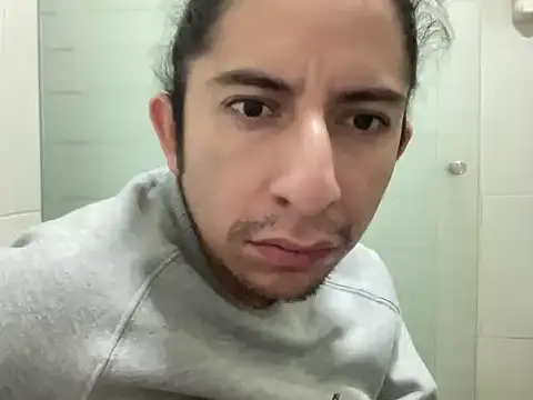 littlelatinhunter online show from December 17, 2025, 10:10 am