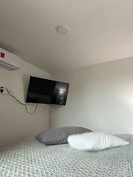 Georgiafox online show from October 8, 2025, 2:36 pm