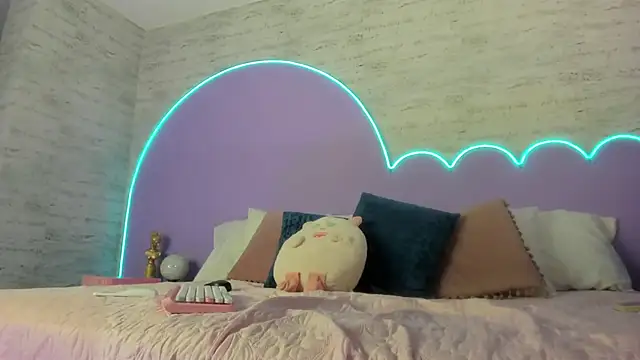 Giaa Ross online show from November 20, 2025, 8:08 pm