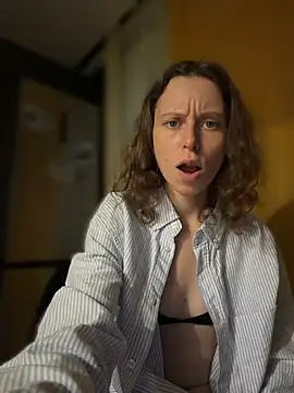 RinaMood online show from April 4, 2026, 10:40 pm