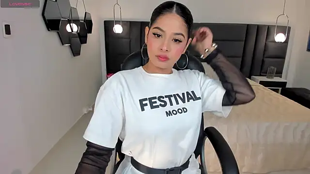 AlyssaDean online show from September 20, 2025, 11:11 am