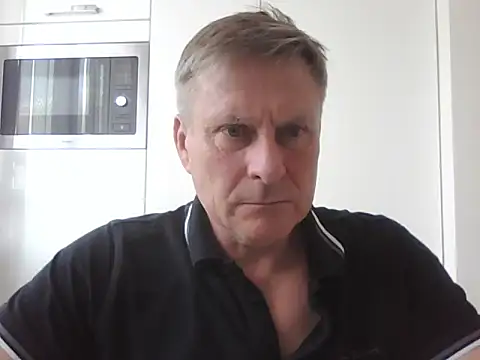 Snapshot of johnnym1 chatting on March 21, 2025, 1:01 pm johnnym1 online show from March 21, 2025, 1:01 pm