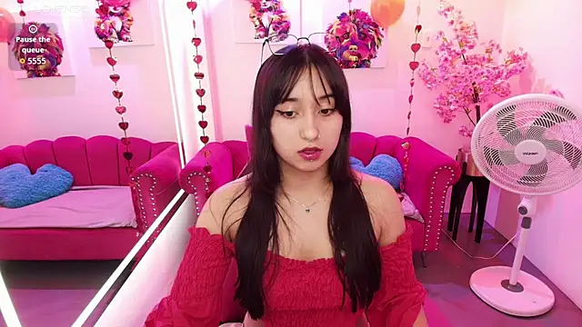 Miss dolly  online show from February 11, 2026, 1:27 pm