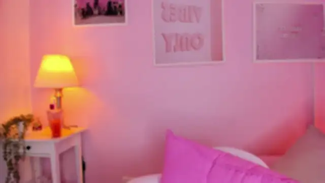 Snapshot of little-natt chatting on December 23, 2024, 9:29 pm little-natt online show from December 23, 2024, 9:29 pm