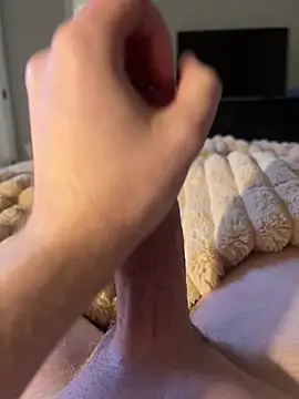 Snapshot of 40Cakes chatting on February 17, 2026, 4:57 pm 40Cakes online show from February 17, 2026, 4:57 pm