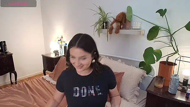 Snapshot of Lenas_Room chatting on February 2, 2026, 6:01 am Lenas Room online show from February 2, 2026, 6:01 am