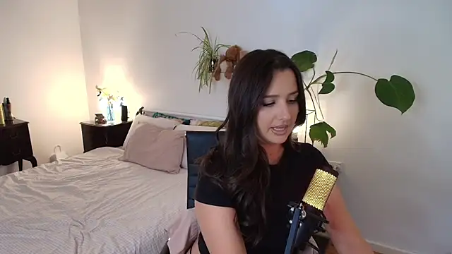 Lenas Room online show from March 25, 2026, 6:30 am