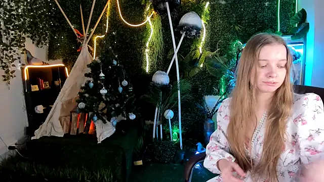Snapshot of MayaSinabon chatting on December 15, 2024, 7:13 am MayaSinabon online show from December 15, 2024, 7:13 am