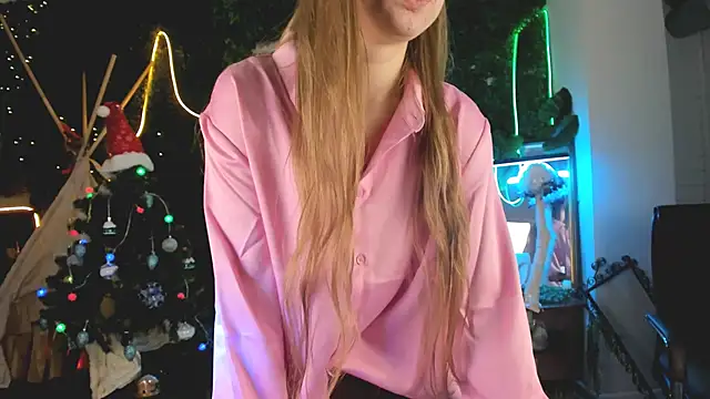 Snapshot of MayaSinabon chatting on December 25, 2024, 12:15 pm MayaSinabon online show from December 25, 2024, 12:15 pm