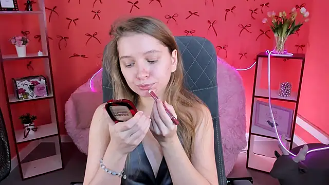 Snapshot of MayaSinabon chatting on January 15, 2025, 12:25 pm MayaSinabon online show from January 15, 2025, 12:25 pm