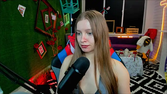 Snapshot of MayaSinabon chatting on February 18, 2025, 3:21 pm MayaSinabon online show from February 18, 2025, 3:21 pm