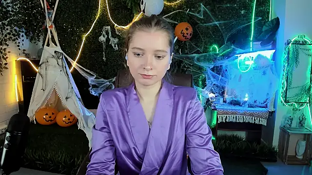 Snapshot of MayaSinabon chatting on October 21, 2025, 9:10 am MayaSinabon online show from October 21, 2025, 9:10 am