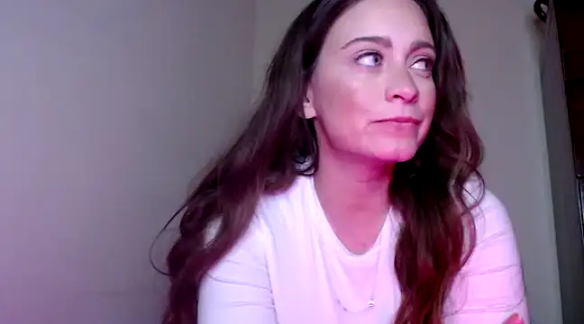 Snapshot of Sophie_Raegan chatting on December 10, 2024, 11:43 am Sophie Raegan online show from December 10, 2024, 11:43 am