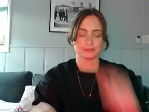 Snapshot of Sophie_Raegan chatting on February 24, 2025, 2:26 pm Sophie Raegan online show from February 24, 2025, 2:26 pm