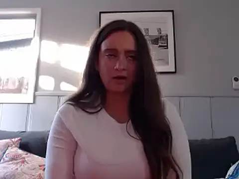 Snapshot of Sophie_Raegan chatting on March 7, 2025, 2:56 pm Sophie Raegan online show from March 7, 2025, 2:56 pm