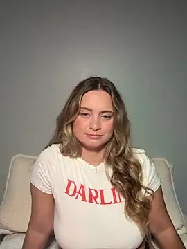 Snapshot of Sophie_Raegan chatting on October 22, 2025, 3:01 pm Sophie Raegan online show from October 22, 2025, 3:01 pm