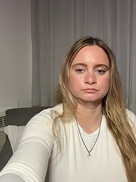 Sophie Raegan online show from April 7, 2026, 1:55 pm