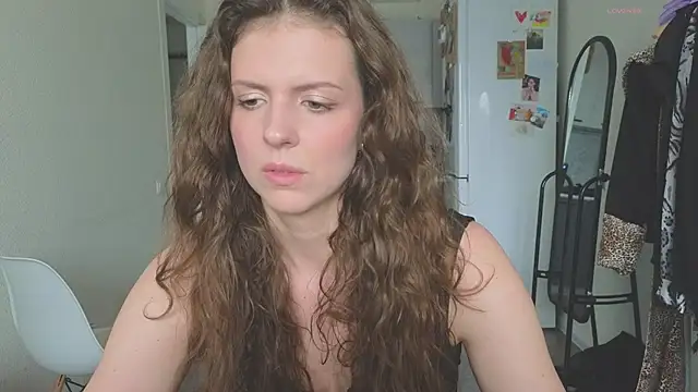 Snapshot of Sereta_Finn chatting on June 8, 2026, 10:26 am Sereta Finn online show from June 8, 2026, 10:26 am