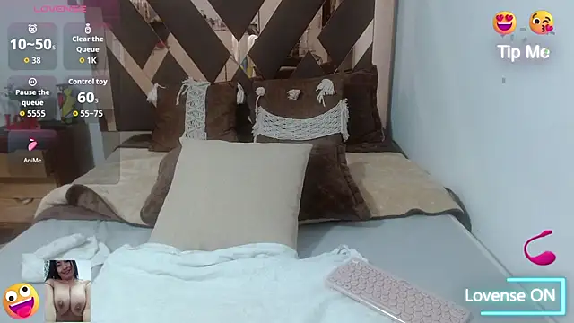 Snapshot of lindaesmeralda chatting on January 19, 2026, 12:31 pm lindaesmeralda online show from January 19, 2026, 12:31 pm