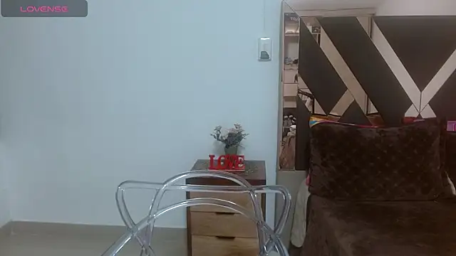 lindaesmeralda online show from March 17, 2026, 6:22 pm