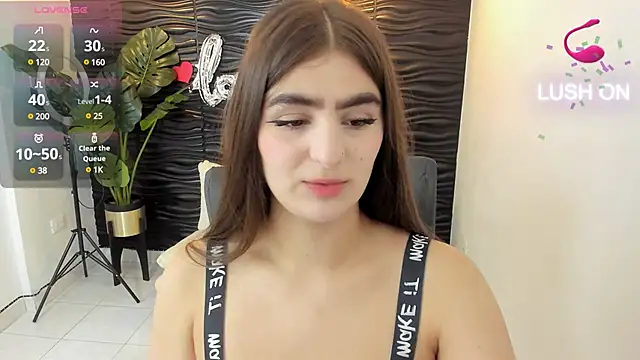 sofia 44 online show from March 14, 2025, 12:51 pm