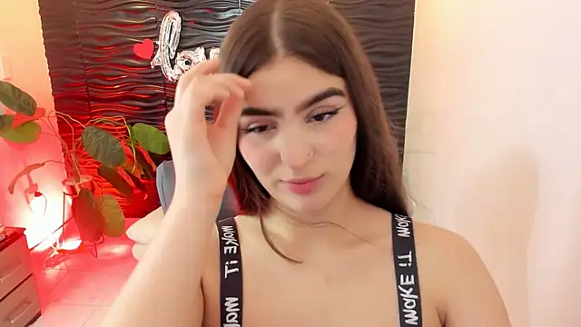 sofia 44 online show from October 6, 2025, 1:52 pm