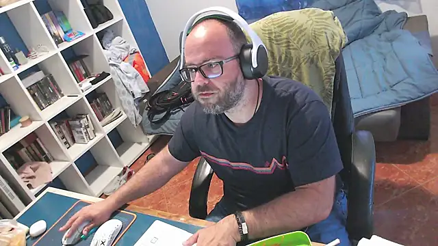 Snapshot of ravingr4d4 chatting on May 18, 2026, 1:28 pm ravingr4d4 online show from May 18, 2026, 1:28 pm