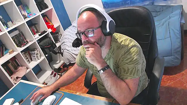 Snapshot of ravingr4d4 chatting on May 19, 2026, 7:58 am ravingr4d4 online show from May 19, 2026, 7:58 am