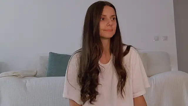 LilyRoselyn online show from November 5, 2025, 1:55 pm