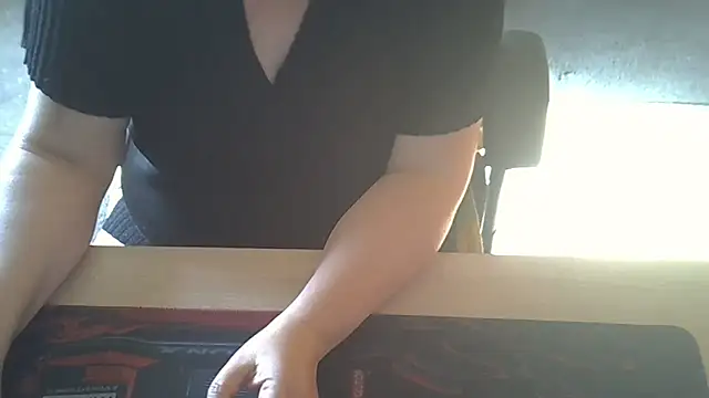 Snapshot of Silvia2277 chatting on October 20, 2025, 12:05 pm Silvia2277 online show from October 20, 2025, 12:05 pm