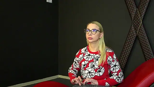 CelineConner online show from February 17, 2025, 8:52 am