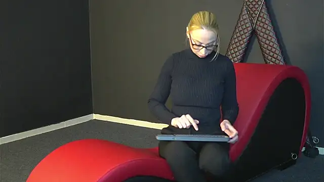 CelineConner online show from March 10, 2025, 5:11 am