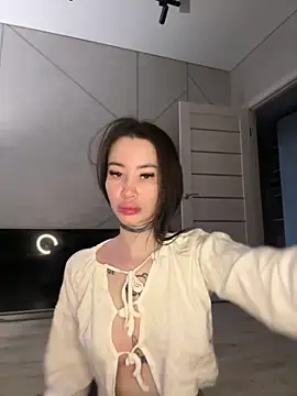 Yunasi online show from March 6, 2025, 11:47 am