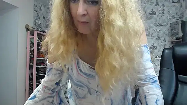 Helen1974 online show from October 24, 2025, 3:52 pm