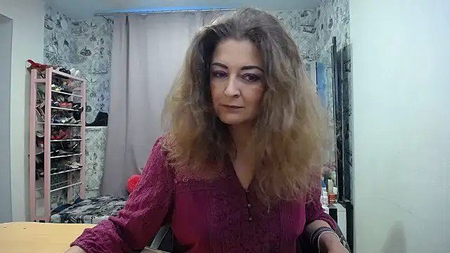 Snapshot of Helen1974 chatting on May 21, 2026, 2:02 pm Helen1974 online show from May 21, 2026, 2:02 pm