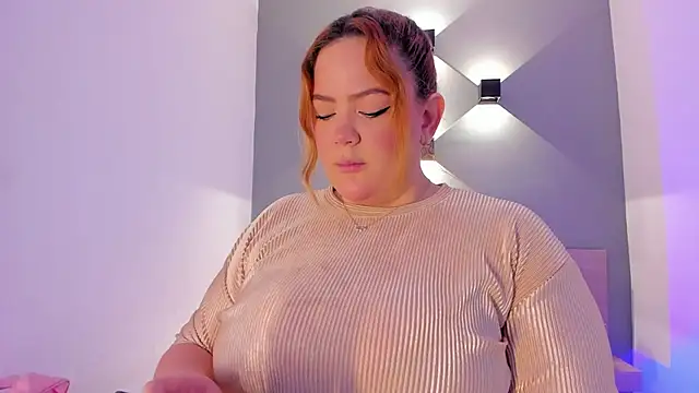 sophiarossee  online show from February 22, 2025, 12:08 pm