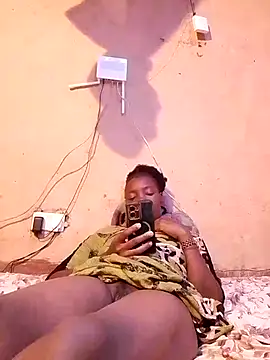 cute naimah online show from October 1, 2025, 5:02 am