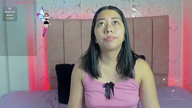 sexylaurita online show from October 8, 2025, 2:25 pm