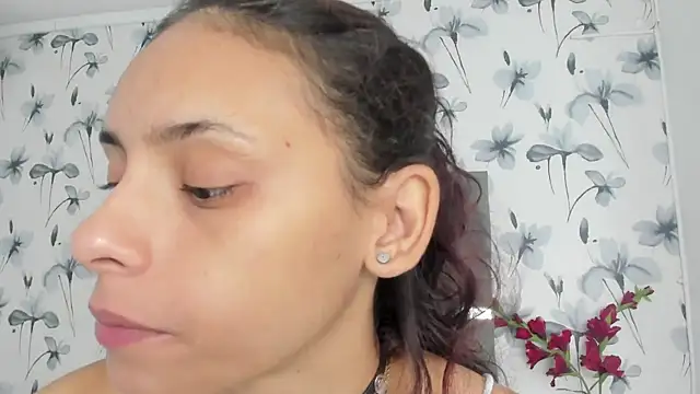 Ehotloveaxxx online show from January 9, 2026, 12:41 pm