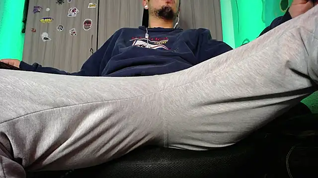 zacwatson  online show from January 14, 2025, 5:45 pm